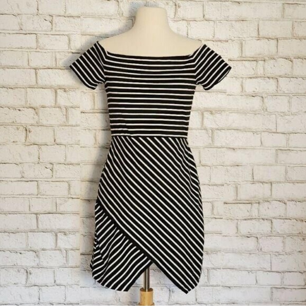 1. State - Off the Shoulder Stripped Dress - S